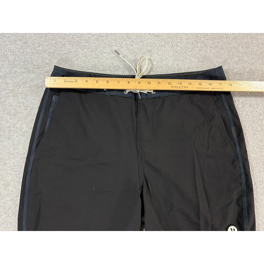 Vuori KORE Unlined Training Workout Outdoor Shorts (Men's 34) Black - 7" - Picture 6 of 11